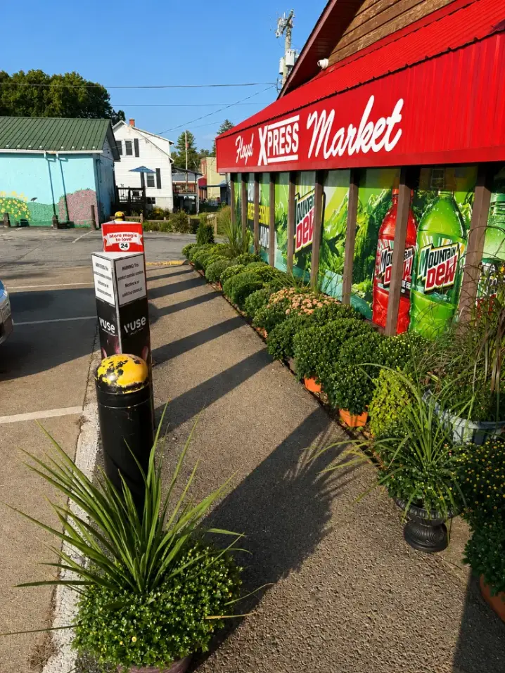 Exterior of Floyd Xpress Market in Floyd, Virginia
